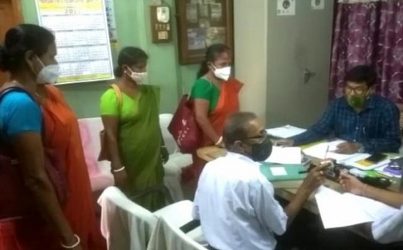 BJP's promise on Regularizing all Contractual employees far from Fulfilling : Anganwadi workers raising various demands placed deputation to the CDPO of Teliamura BJP's promise on Regularizing all Contractual employees far from Fulfilling : Anganwadi workers raising various demands placed deputation to the CDPO of Teliamura